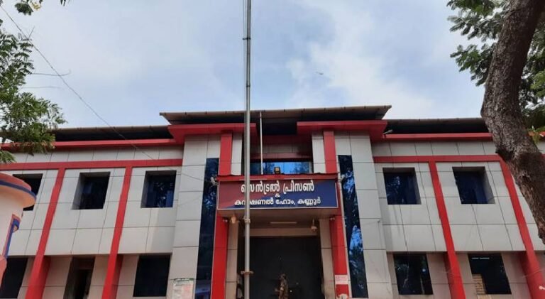 കണ്ണൂർ സെൻട്രൽ ജയിലിൽ തടവുകാരിൽ നിന്ന് ഫോണുകളും ഇലക്ട്രോണിക് ഉപകരണങ്ങളും പിടികൂടി