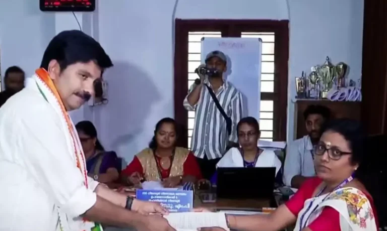 നിലമ്പൂര്‍ ഉപതിരഞ്ഞെടുപ്പ് : യുഡിഎഫ് സ്ഥാനാര്‍ഥി ആര്യാടന്‍ ഷൗക്കത്ത് നാമനിര്‍ദേശ പത്രിക സമര്‍പ്പിച്ചു