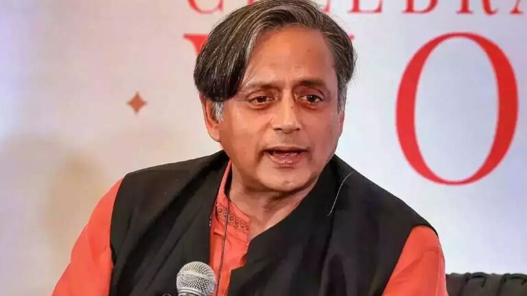 ശശി തരൂർ എഐസിസി നേതൃത്വത്തിന്  തലവേദനയാകുമോ?