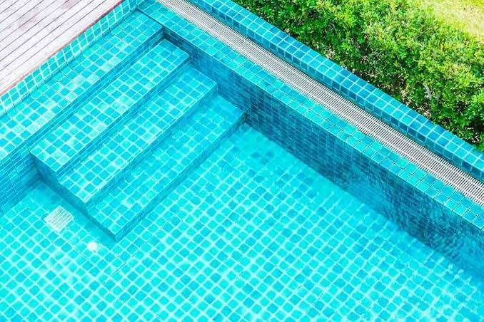 പുതിയ വീട്ടിൽ താമസം തുടങ്ങിയത് അഞ്ച്ദിവസം മുൻപ്;വീട്ടിലെ സ്വിമ്മിംഗ് പൂളിൽ വീണ് രണ്ട് വയസ്സുകാരന് ദാരുണാന്ത്യം
