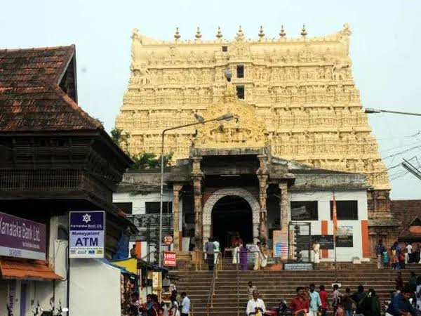 തിരുവനന്തപുരം ശ്രീ പത്മനാഭസ്വാമി ക്ഷേത്രത്തില്‍ 13 പവന്‍ സ്വര്‍ണം കാണാതായതായി പരാതി