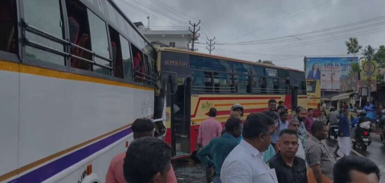 ചെങ്ങന്നൂരില്‍ കെഎസ്ആര്‍ടിസി ബസ്സും ടൂറിസ്റ്റ് ബസ്സും കൂട്ടിയിടിച്ച് അപകടം; നിരവധിപേര്‍ക്ക് പരിക്ക്