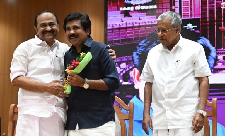 നിലമ്പൂരിന് ഇനി പുതിയ എംഎല്‍എ;ആര്യാടന്‍ ഷൗക്കത്ത് എംഎല്‍എയായി സത്യപ്രതിജ്ഞ ചെയ്ത് അധികാരമേറ്റു