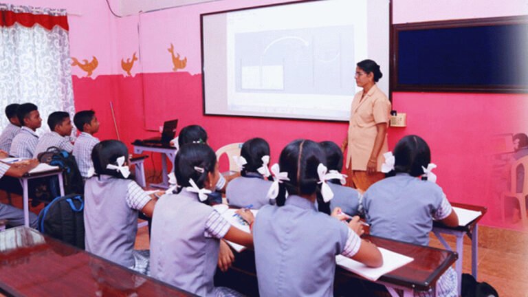 ഹൈസ്കൂൾ ക്ലാസുകളിൽ പുതിയ സമയക്രമം