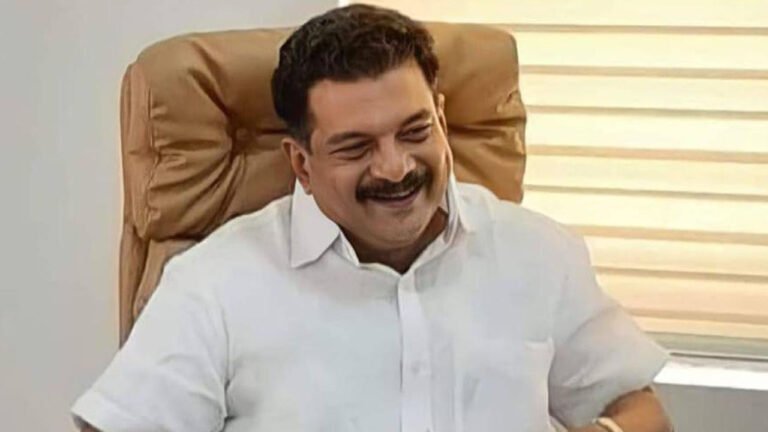 പാർട്ടി പതാകയും ചിഹ്നവും ദുരുപയോഗം ചെയ്യുന്നു; പി വി അൻവറിനെതിരെ തെരഞ്ഞെടുപ്പ് കമ്മീഷന് പരാതി