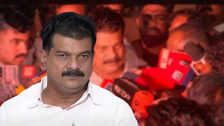 കോണ്‍ഗ്രസ് നേതാവ്‌ വിവി പ്രകാശിന്റെ വീട്ടിലെത്തി വോട്ട് ചോദിച്ച് അന്‍വര്‍; എന്നും കോണ്‍ഗ്രസിനൊപ്പമെന്ന് ഭാര്യ