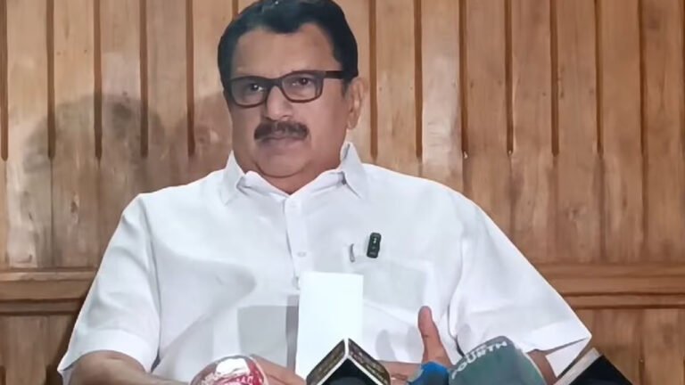 ‘പ്രതിരോധിക്കാനെത്തിയത് റിയാസ് മാത്രം’; മുഖ്യമന്ത്രി ഒറ്റപ്പെടുന്നുവെന്ന് കെ മുരളീധരന്‍