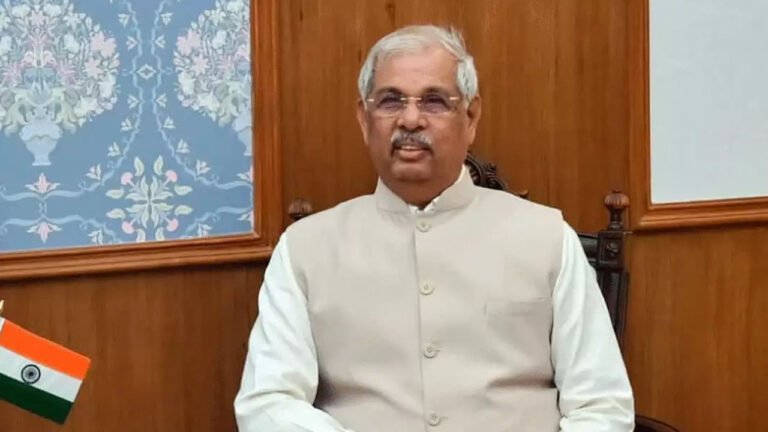 സര്‍ക്കാര്‍-ഗവര്‍ണര്‍ പോര് കനക്കുന്നു;രാജ്ഭവന്‍ ആവശ്യപ്പെട്ട പൊലീസ് ഉദ്യോഗസ്ഥരുടെ പട്ടിക റദ്ദാക്കി