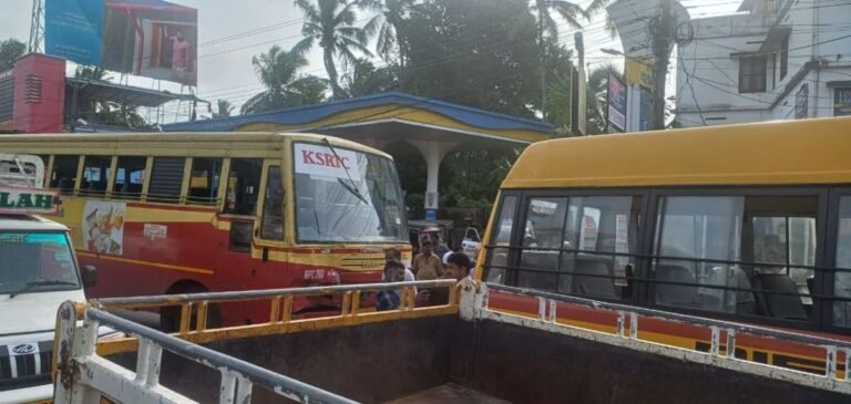 കെഎസ്ആര്‍ടിസി ബസ് പിന്നിലിടിച്ചു; തിരുവനന്തപുരത്ത് സ്‌കൂള്‍ ബസ് അപകടത്തില്‍പ്പെട്ടു